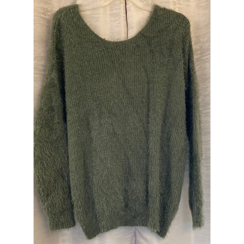 & Merci Women's Medium Green Fuzzy Twist Back Long Sleeve Sweater